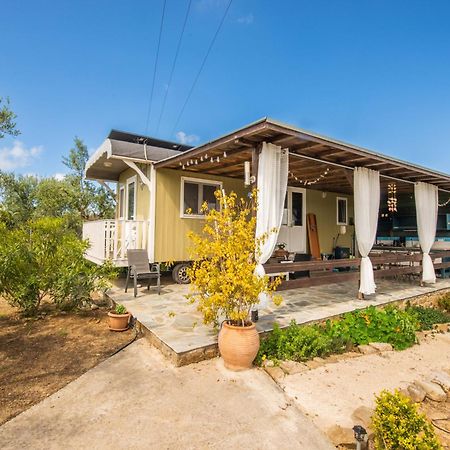 Hakuna Matata Holidays Wooden Lodge With Airco & Pool In Greek Olive Grove Μεθώνη Εξωτερικό φωτογραφία