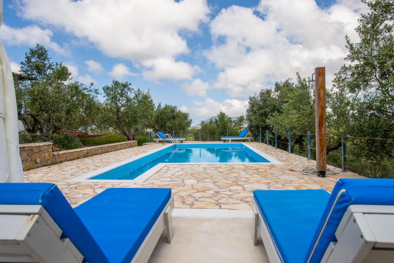Hakuna Matata Holidays Wooden Lodge With Airco & Pool In Greek Olive Grove Μεθώνη Εξωτερικό φωτογραφία
