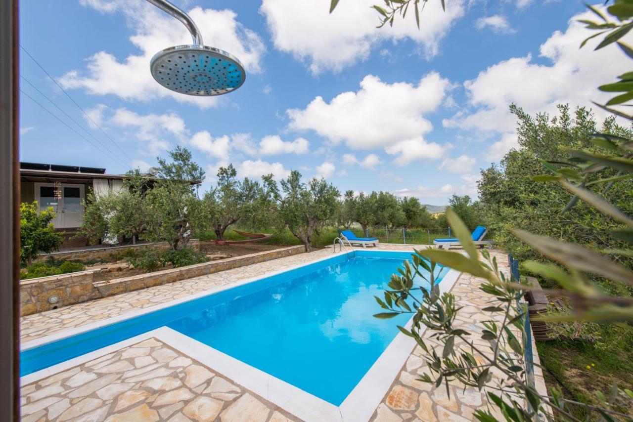 Hakuna Matata Holidays Wooden Lodge With Airco & Pool In Greek Olive Grove Μεθώνη Εξωτερικό φωτογραφία