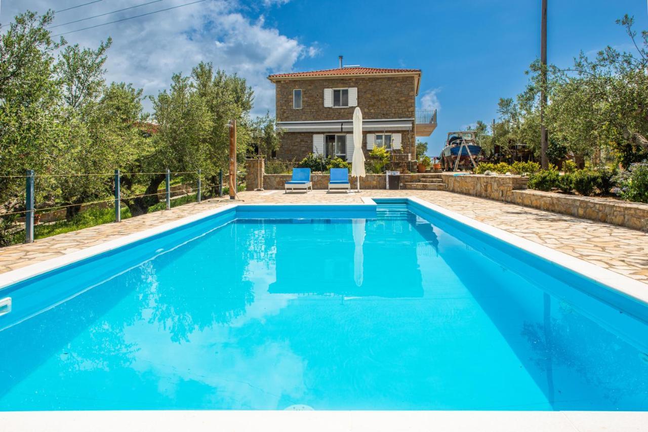 Hakuna Matata Holidays Wooden Lodge With Airco & Pool In Greek Olive Grove Μεθώνη Εξωτερικό φωτογραφία